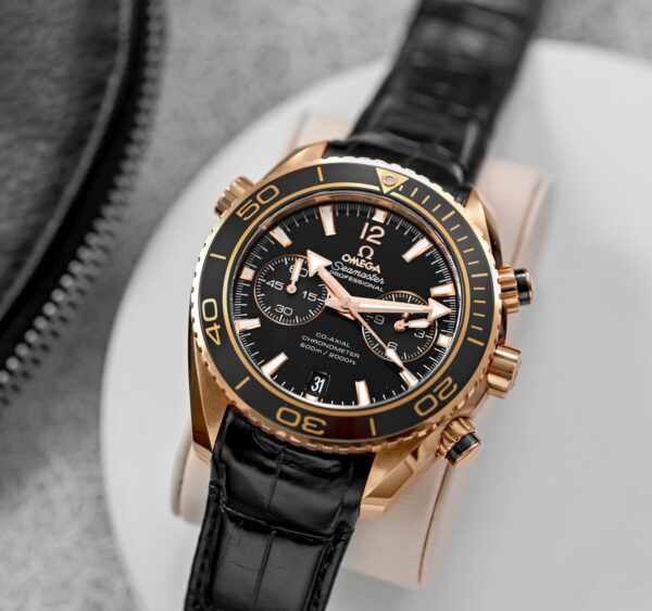 ⁦Omega (Seamaster Planet Ocean) watch for men 232.63.46.51.01.001⁩ - الصورة ⁦8⁩