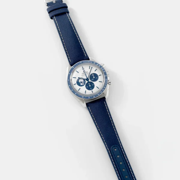⁦Omega (Speedmaster Silver Snoopy Award) watch for men 310.32.42.50.02.001⁩ - الصورة ⁦17⁩