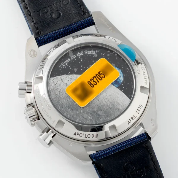 ⁦Omega (Speedmaster Silver Snoopy Award) watch for men 310.32.42.50.02.001⁩ - الصورة ⁦22⁩