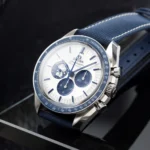 Omega (Speedmaster Silver Snoopy Award) watch for men 310.32.42.50.02.001 - الصورة 19