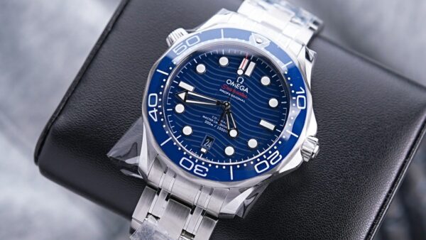 ⁦Omega (SEAMASTER DIVER) Watch For Men 210.30.42.20.03.001⁩ - الصورة ⁦6⁩