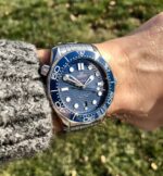 Omega (SEAMASTER DIVER) Watch For Men 210.30.42.20.03.001 - الصورة 17