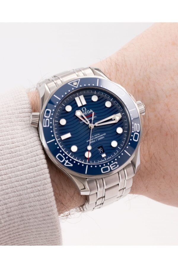 ⁦Omega (SEAMASTER DIVER) Watch For Men 210.30.42.20.03.001⁩ - الصورة ⁦18⁩