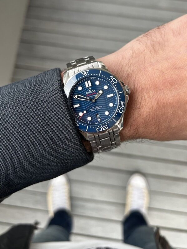 ⁦Omega (SEAMASTER DIVER) Watch For Men 210.30.42.20.03.001⁩ - الصورة ⁦14⁩