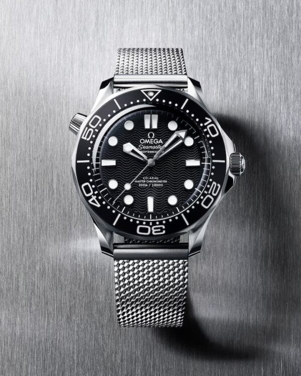⁦OMEGA (SEAMASTER DIVER) watch for men 210.30.42.20.01.010⁩ - الصورة ⁦2⁩