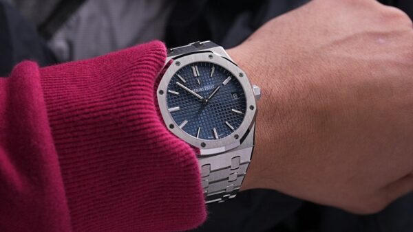 ⁦Audemars Piguet (Royal Oak) Watch For Men 15500ST.OO.1220ST.01⁩ - الصورة ⁦30⁩