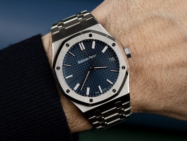 ⁦Audemars Piguet (Royal Oak) Watch For Men 15500ST.OO.1220ST.01⁩ - الصورة ⁦31⁩