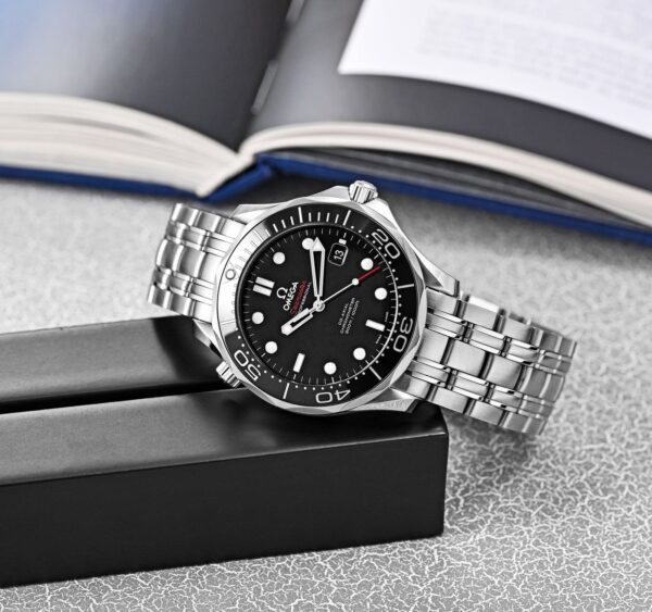 ⁦Omega (SEAMASTER DIVER) watch for men 212.30.41.20.01.003⁩ - الصورة ⁦9⁩