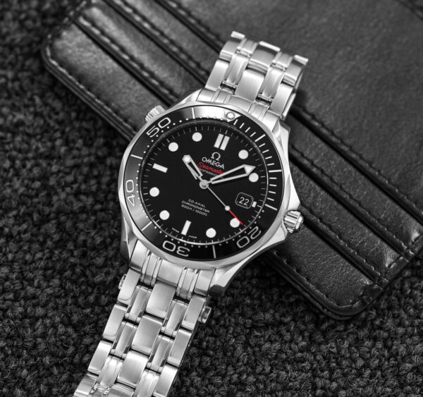 ⁦Omega (SEAMASTER DIVER) watch for men 212.30.41.20.01.003⁩ - الصورة ⁦8⁩