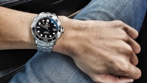 ⁦Omega (SEAMASTER DIVER) watch for men 212.30.41.20.01.003⁩ - الصورة ⁦16⁩