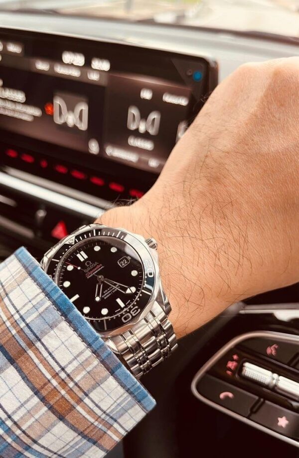 ⁦Omega (SEAMASTER DIVER) watch for men 212.30.41.20.01.003⁩ - الصورة ⁦18⁩