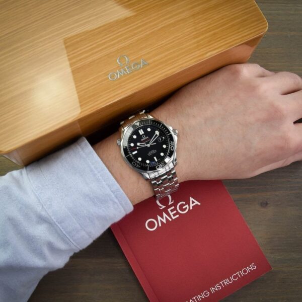 ⁦Omega (SEAMASTER DIVER) watch for men 212.30.41.20.01.003⁩ - الصورة ⁦17⁩