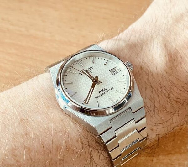 ⁦Tissot T-Classic (PRX Powermatic 80) Watch For Men and Women T137.207.11.111.00⁩ - الصورة ⁦17⁩