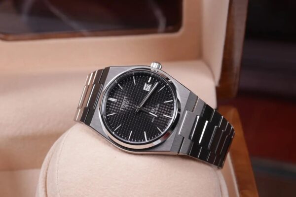 ⁦Tissot T-Classic (PRX Powermatic 80) Watch For Men and Women T137.207.11.051.00⁩ - الصورة ⁦10⁩