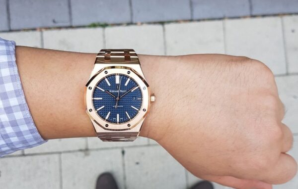 ⁦Audemars Piguet (Royal Oak) Watch For Men 15400OR.OO.1220OR.03⁩ - الصورة ⁦6⁩