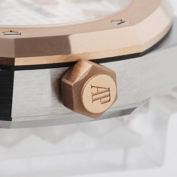 ⁦Audemars Piguet (Royal Oak) Watch For Women 77350SR.OO.1261SR.01⁩ - الصورة ⁦9⁩