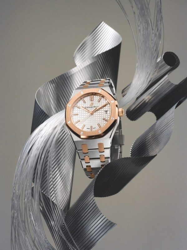 ⁦Audemars Piguet (Royal Oak) Watch For Women 77350SR.OO.1261SR.01⁩ - الصورة ⁦10⁩