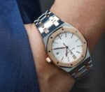 Audemars Piguet (Royal Oak) Watch For Women 77350SR.OO.1261SR.01 - الصورة 12
