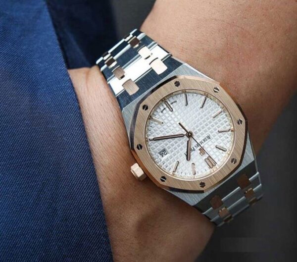⁦Audemars Piguet (Royal Oak) Watch For Women 77350SR.OO.1261SR.01⁩ - الصورة ⁦12⁩
