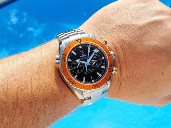 ⁦Omega (Seamaster Planet Ocean) Watch For Men 232.30.46.51.01.002⁩ - الصورة ⁦8⁩