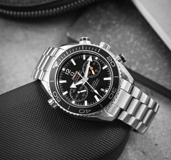 ⁦Omega (Seamaster Planet Ocean) Watch For Men 215.30.46.51.01.001⁩ - الصورة ⁦2⁩