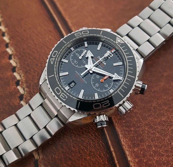 ⁦Omega (Seamaster Planet Ocean) Watch For Men 215.30.46.51.01.001⁩ - الصورة ⁦9⁩