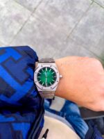 Audemars Piguet (Royal Oak) Watch For Men 15202PT.OO.1240PT.01 - الصورة 7