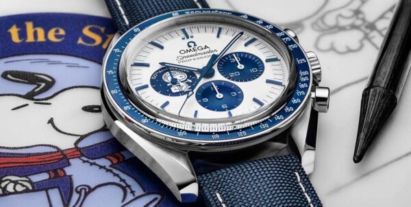 ⁦Omega (Speedmaster Silver Snoopy Award) watch for men 310.32.42.50.02.001⁩ - الصورة ⁦7⁩
