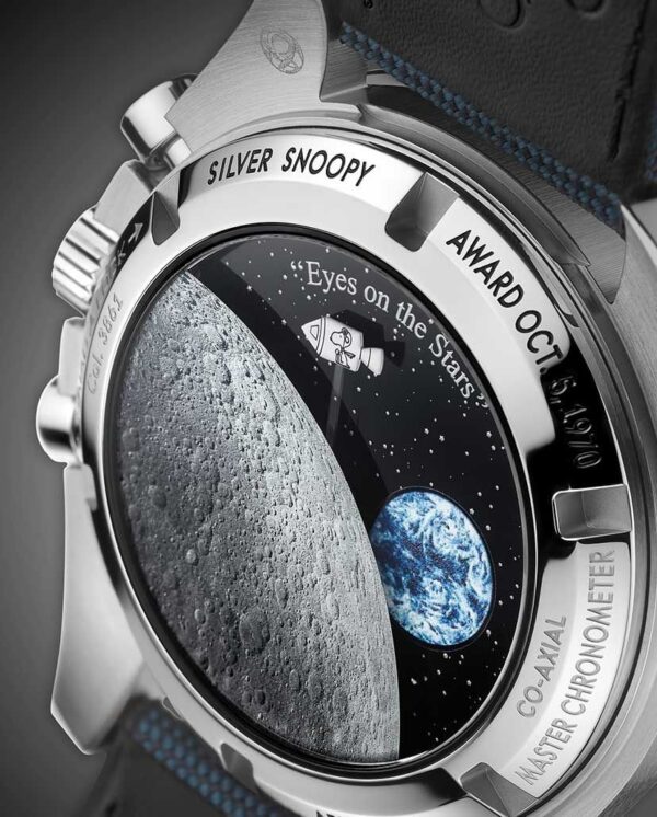 ⁦Omega (Speedmaster Silver Snoopy Award) watch for men 310.32.42.50.02.001⁩ - الصورة ⁦24⁩